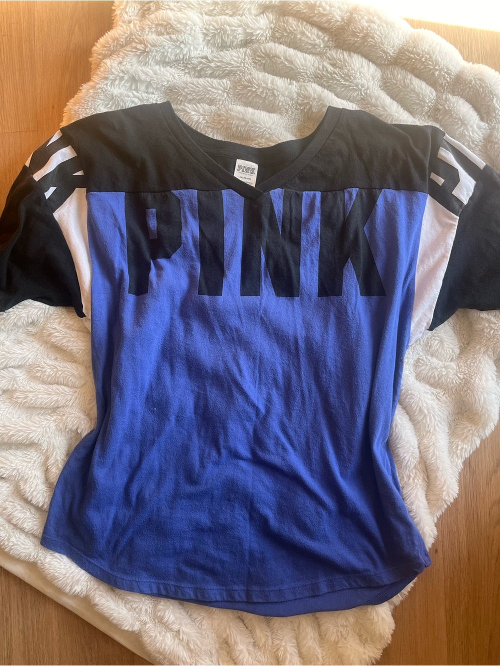 PINK Victoria's Secret Blue and Black Colorblock V-Neck Tee